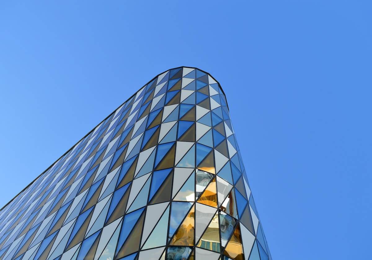 从“掉链子”到“拆链子”：阿森纳大胜维拉，捅破争冠最后一层心理窗户纸